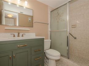 901 Colony Point Cir 102, Pembroke Pines FL 33026