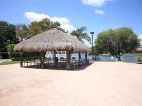 901 Colony Point Cir 102, Pembroke Pines FL 33026