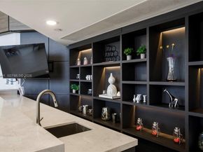 1000 W Island Blvd 812, Aventura FL 33160