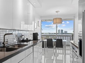 1000 W Island Blvd 812, Aventura FL 33160