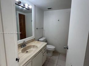 13499 Biscayne Blvd 602, North Miami FL 33181