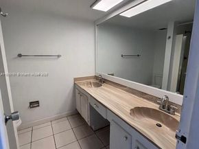 13499 Biscayne Blvd 602, North Miami FL 33181