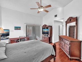 631 SW 113th Ave, Pembroke Pines FL 33025