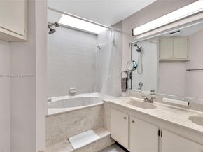 631 SW 113th Ave, Pembroke Pines FL 33025