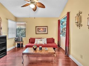 631 SW 113th Ave, Pembroke Pines FL 33025