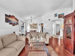 631 SW 113th Ave, Pembroke Pines FL 33025