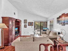 631 SW 113th Ave, Pembroke Pines FL 33025