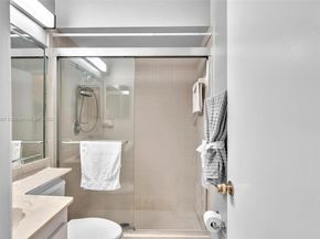 631 SW 113th Ave, Pembroke Pines FL 33025