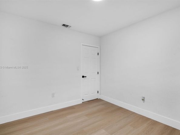 515 NW 30th Ter, Fort Lauderdale FL 33311