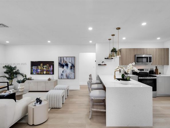 515 NW 30th Ter, Fort Lauderdale FL 33311