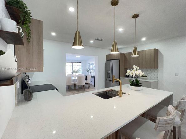515 NW 30th Ter, Fort Lauderdale FL 33311