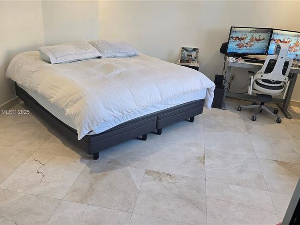 2105 NE 40th Ave, Homestead FL 33033