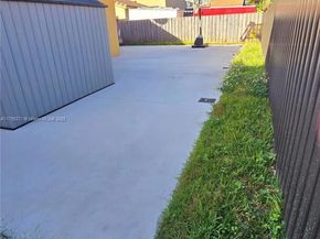 2105 NE 40th Ave, Homestead FL 33033