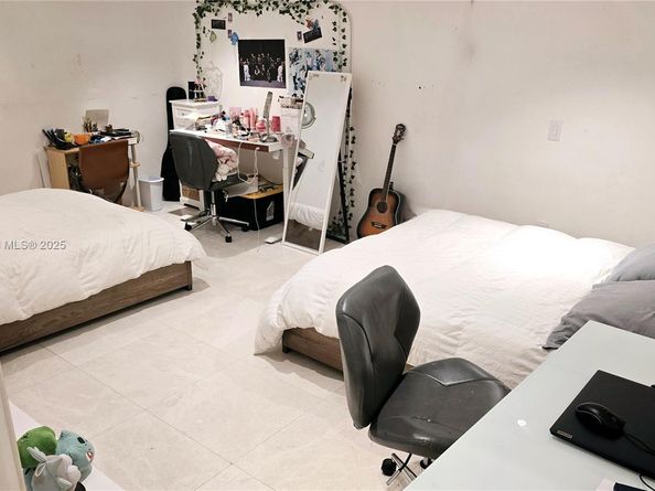 2105 NE 40th Ave, Homestead FL 33033