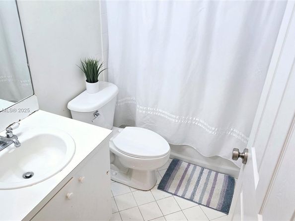 2105 NE 40th Ave, Homestead FL 33033