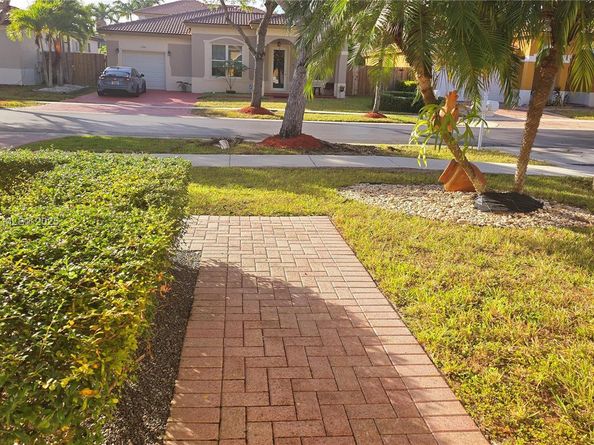 2105 NE 40th Ave, Homestead FL 33033