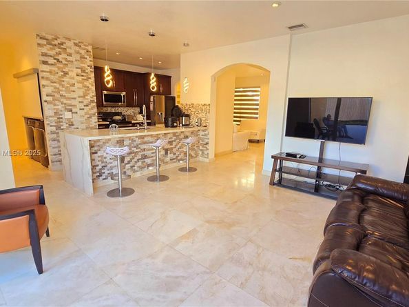2105 NE 40th Ave, Homestead FL 33033