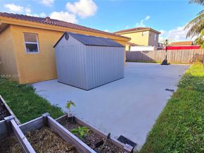 2105 NE 40th Ave, Homestead FL 33033