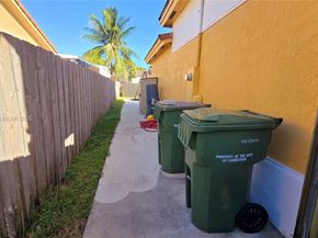 2105 NE 40th Ave, Homestead FL 33033