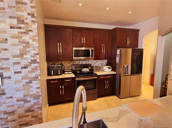 2105 NE 40th Ave, Homestead FL 33033