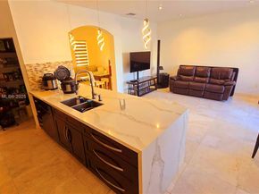 2105 NE 40th Ave, Homestead FL 33033