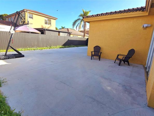 2105 NE 40th Ave, Homestead FL 33033