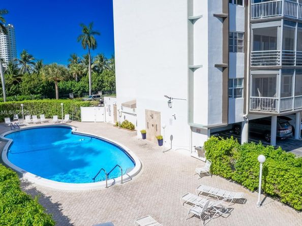 400 Diplomat Pkwy 302, Hallandale Beach FL 33009