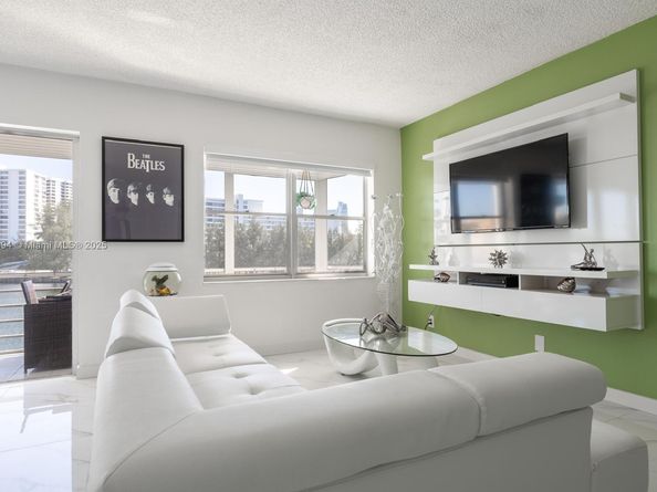 400 Diplomat Pkwy 302, Hallandale Beach FL 33009