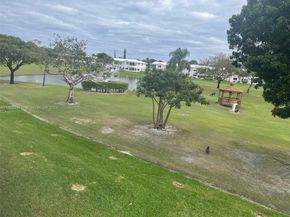 2750 W Golf Blvd 233, Pompano Beach FL 33064