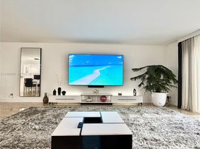 934 NE 27th Ave, Hallandale Beach FL 33009