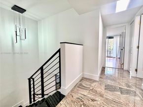 934 NE 27th Ave, Hallandale Beach FL 33009