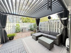 934 NE 27th Ave, Hallandale Beach FL 33009