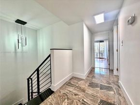 934 NE 27th Ave, Hallandale Beach FL 33009