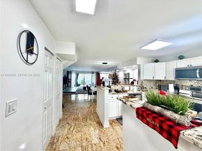 934 NE 27th Ave, Hallandale Beach FL 33009