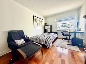 934 NE 27th Ave, Hallandale Beach FL 33009