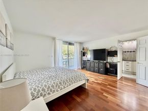 934 NE 27th Ave, Hallandale Beach FL 33009