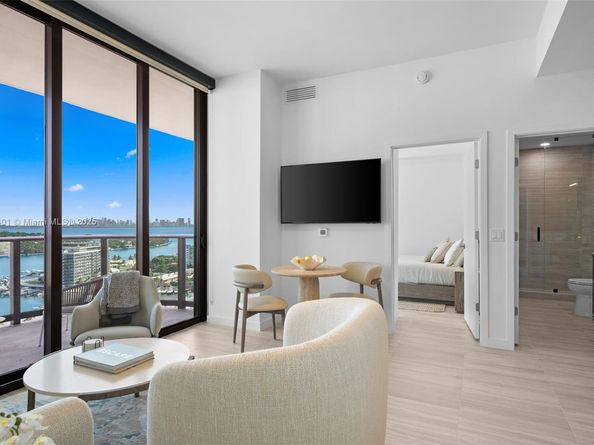 580 72nd St 1908, Miami Beach FL 33141