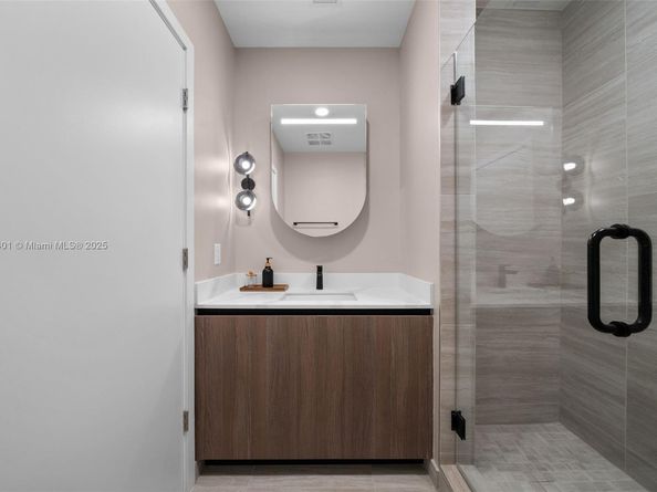 580 72nd St 1908, Miami Beach FL 33141