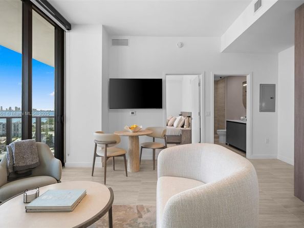 580 72nd St 1908, Miami Beach FL 33141