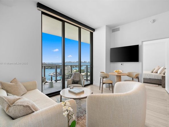 580 72nd St 1908, Miami Beach FL 33141