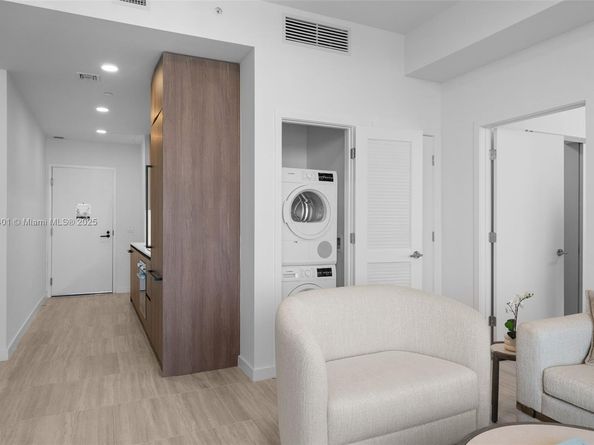 580 72nd St 1908, Miami Beach FL 33141
