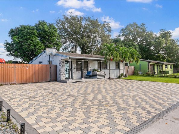 3311 NW 171st St, Miami Gardens FL 33056