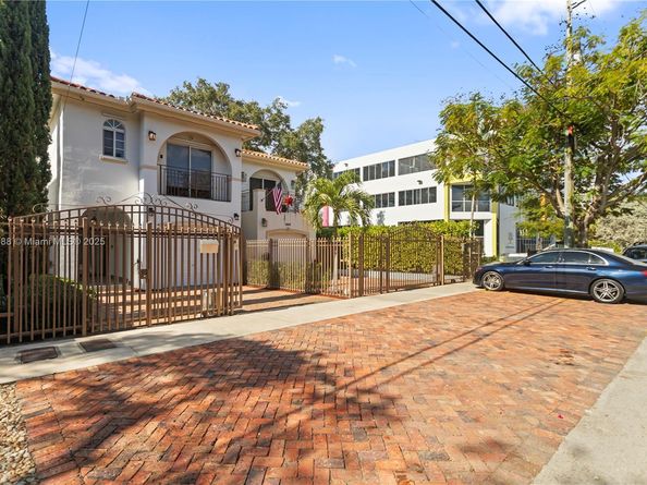 2924 Bridgeport Ave, Miami FL 33133