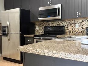 5721 Riverside Dr 302B5, Coral Springs FL 33067