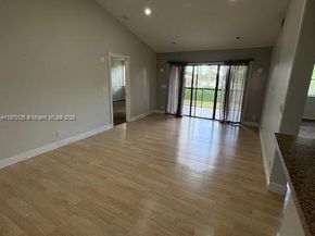 5721 Riverside Dr 302B5, Coral Springs FL 33067