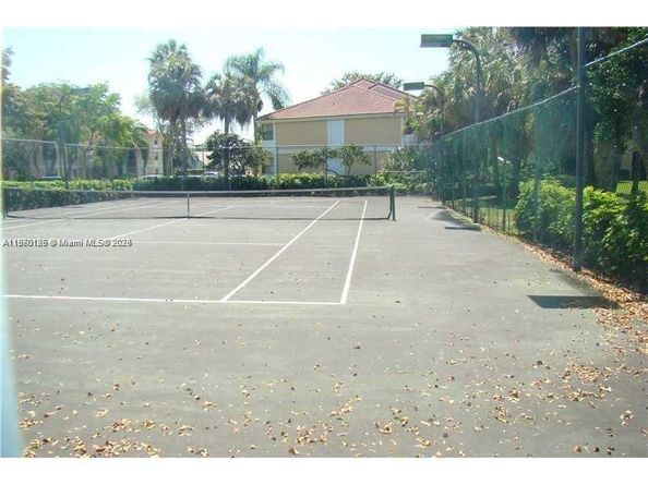 5721 Riverside Dr 302B5, Coral Springs FL 33067