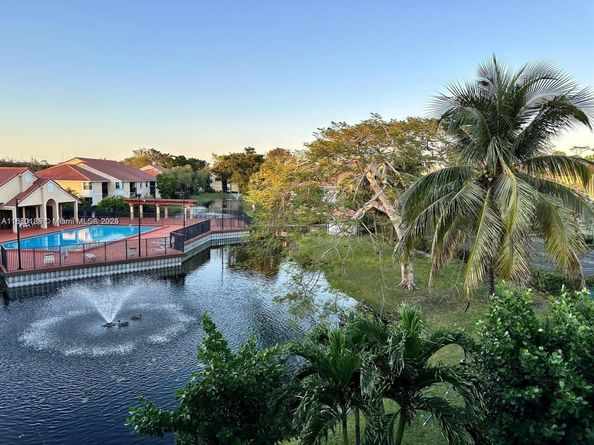 5721 Riverside Dr 302B5, Coral Springs FL 33067