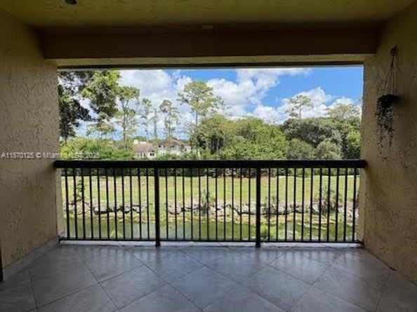 5721 Riverside Dr 302B5, Coral Springs FL 33067