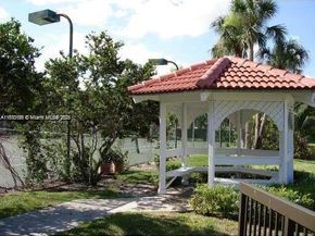 5721 Riverside Dr 302B5, Coral Springs FL 33067