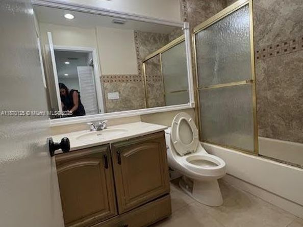 5721 Riverside Dr 302B5, Coral Springs FL 33067